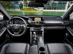 Lexus IS300h 2013 года (EU)